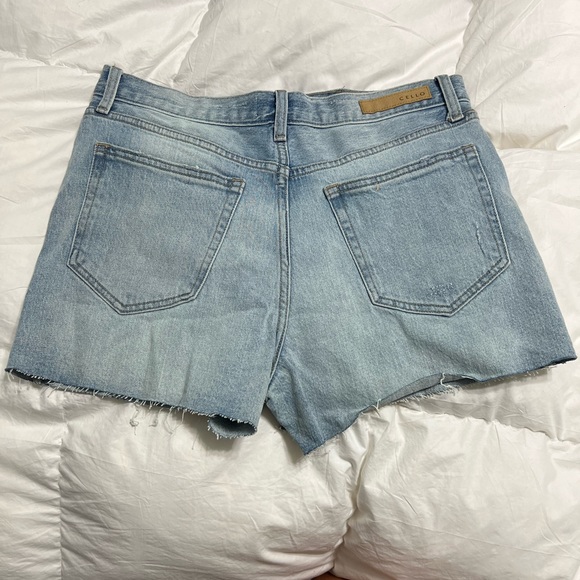 Denim shorts - Picture 3 of 7